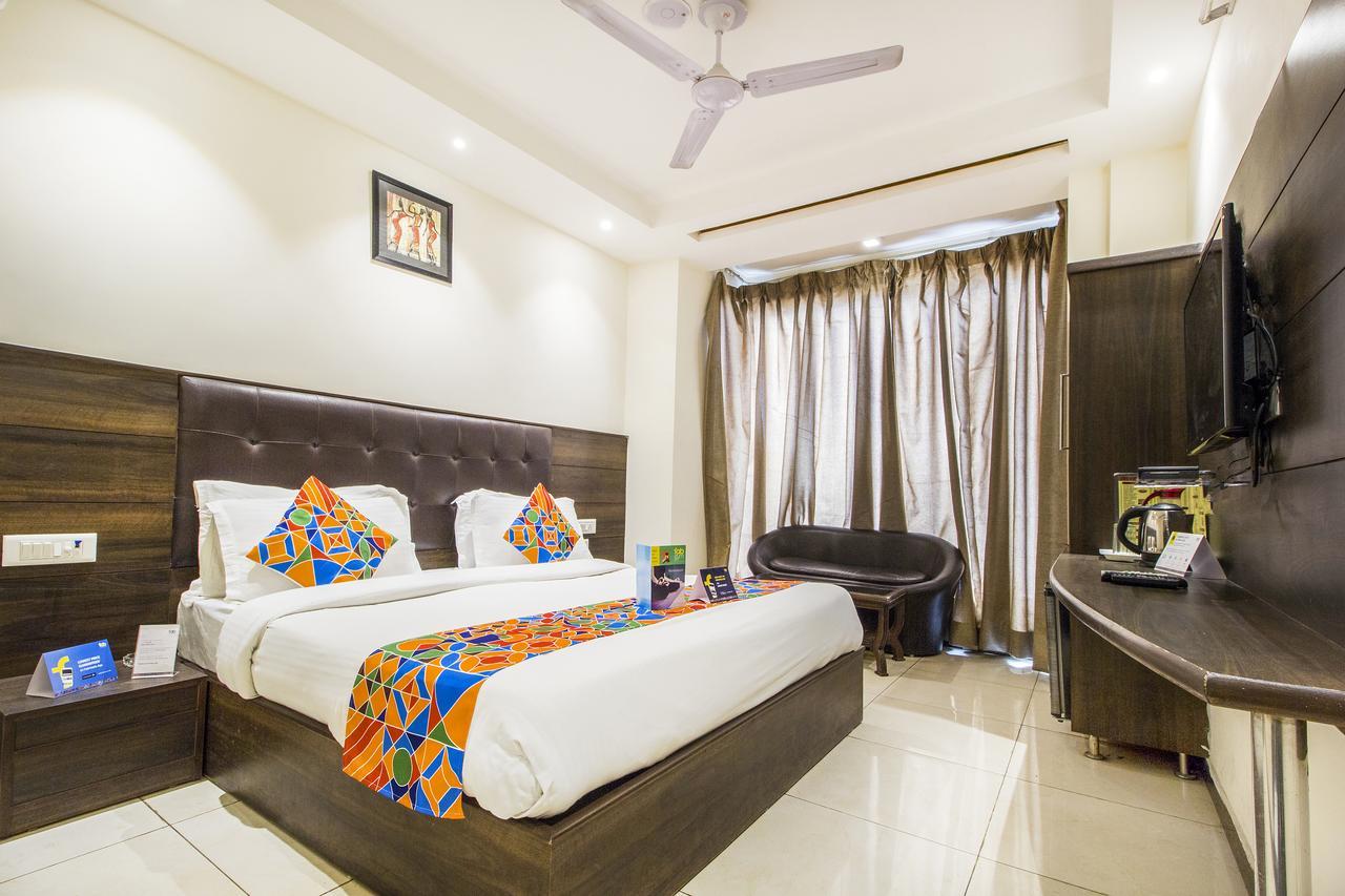 Fabexpress Le Continental Paharganj New Delhi Hotell Exteriör bild