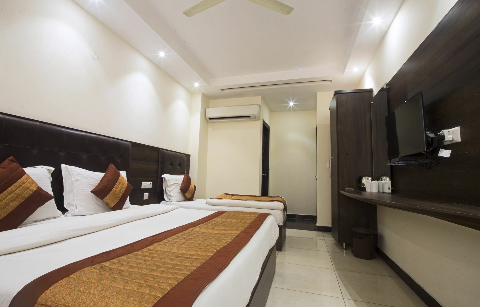 Fabexpress Le Continental Paharganj New Delhi Hotell Exteriör bild