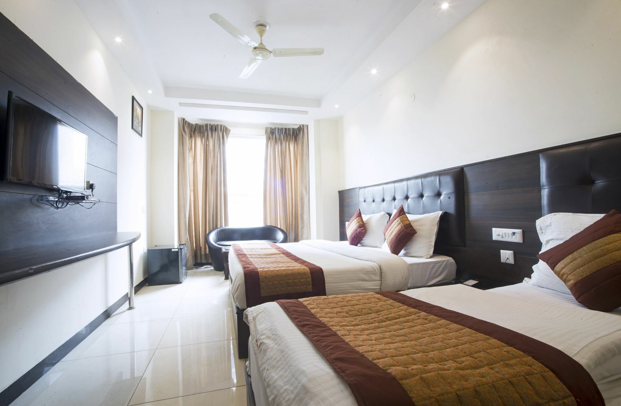 Fabexpress Le Continental Paharganj New Delhi Hotell Exteriör bild