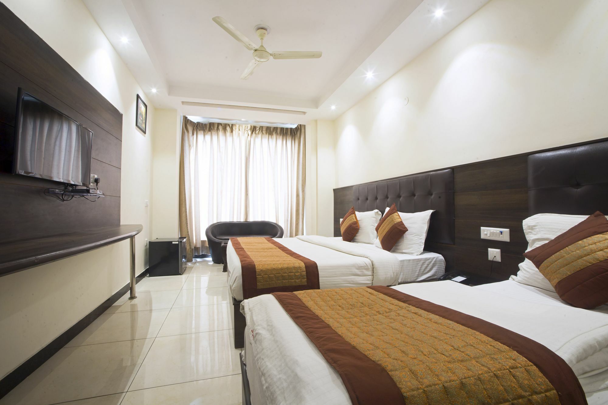 Fabexpress Le Continental Paharganj New Delhi Hotell Exteriör bild